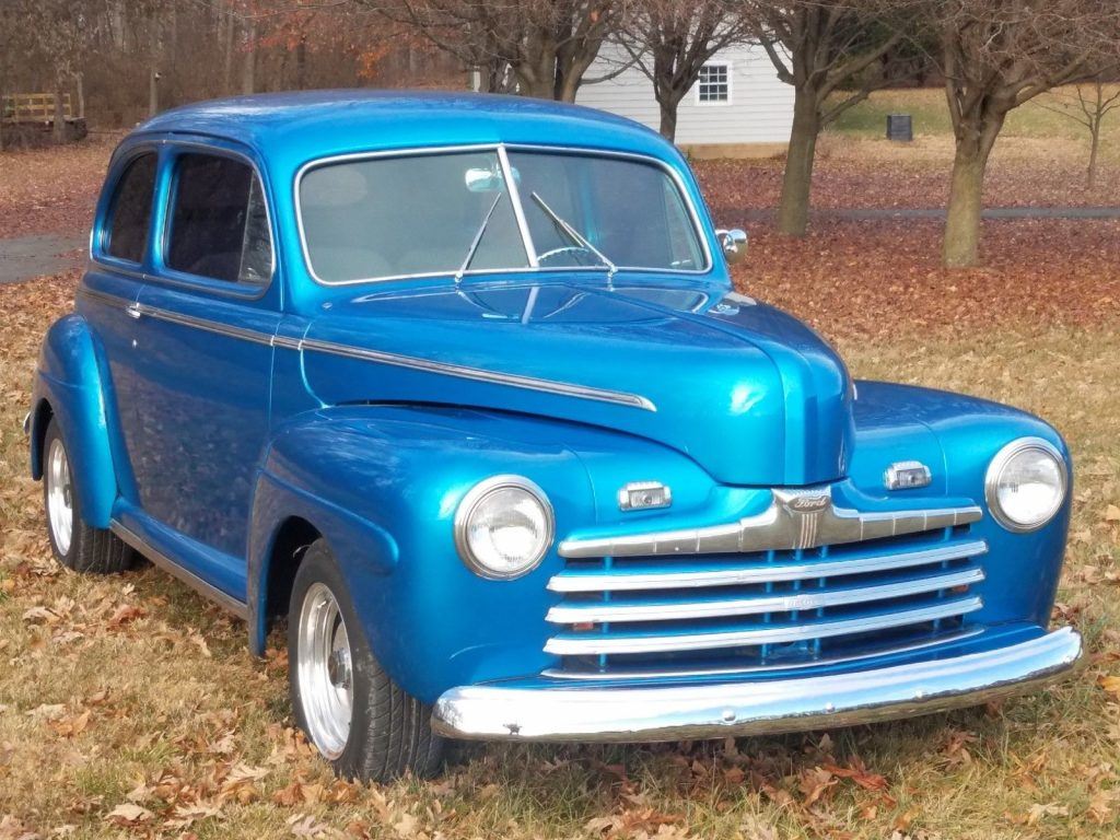 GREAT 1946 Ford Deluxe Chrome