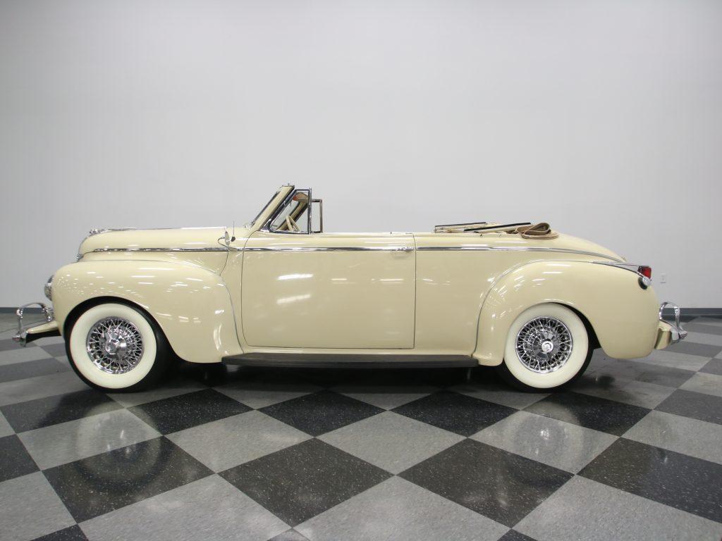 GREAT 1941 Dodge Luxury Liner