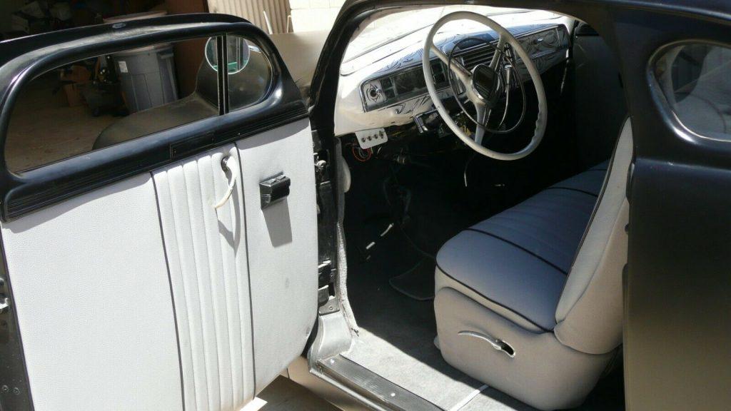1947 Plymouth Custom Details & Pinstriping