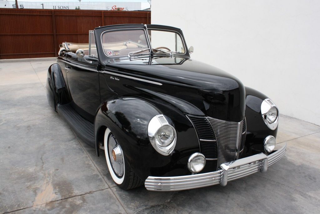 1940 Ford Deluxe convertible