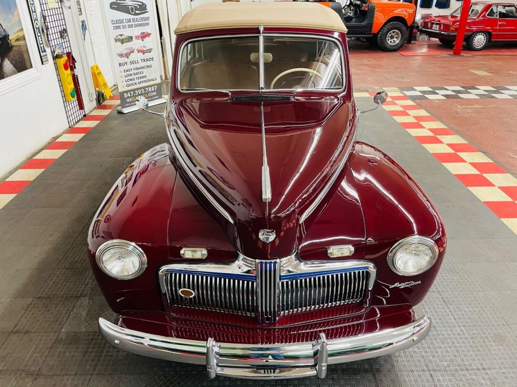 1942 Ford Deluxe – Convertible Super