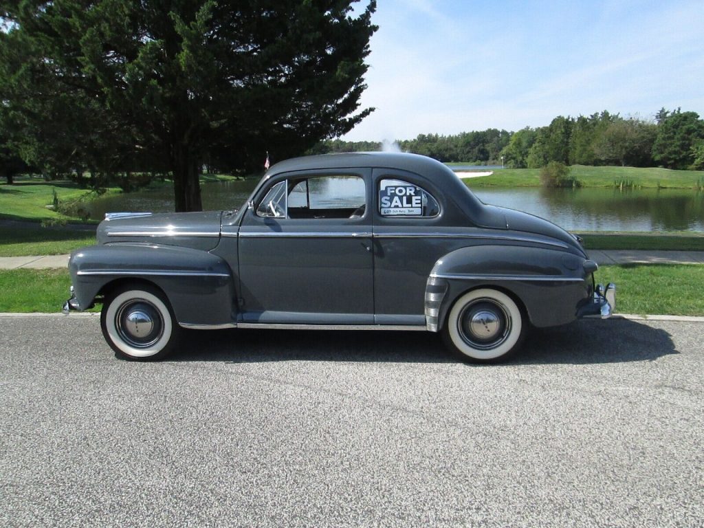 1948 Ford Deluxe 5 Passenger 2 Door Sedan