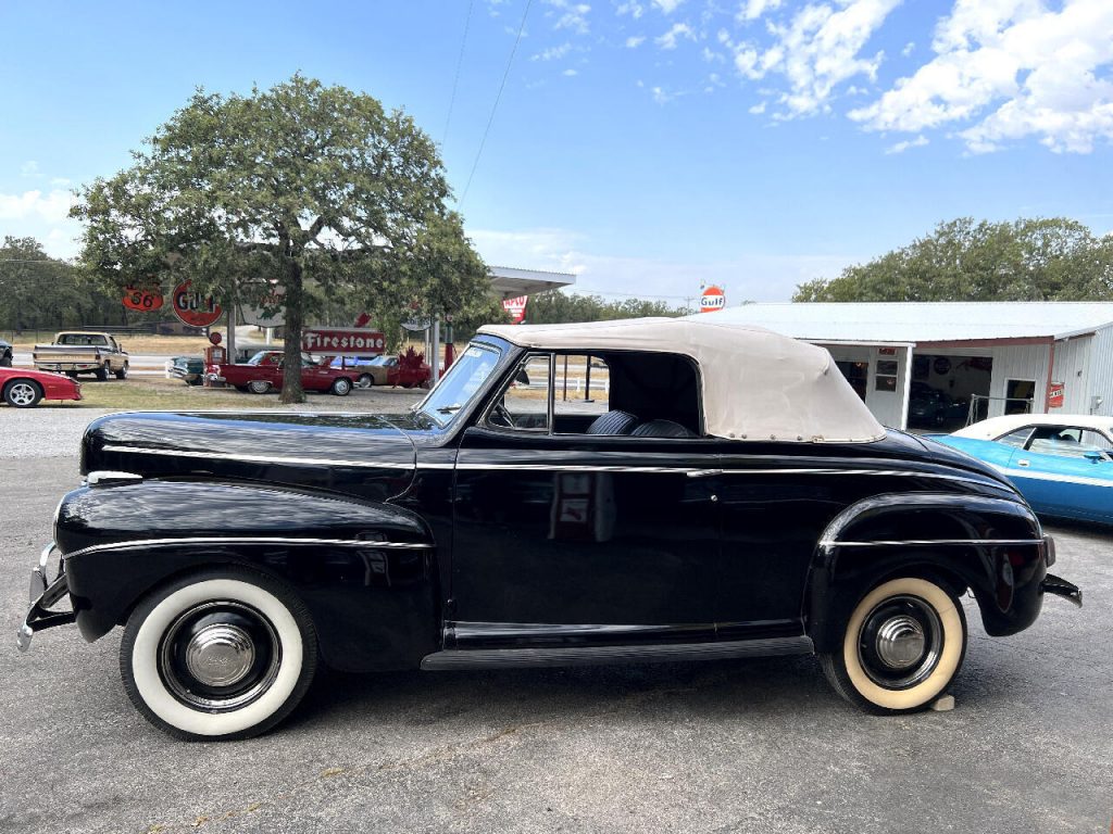1941 Ford Super Deluxe Convertible Flat head V8