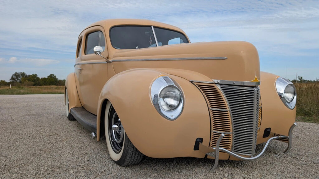 1940 Ford Deluxe