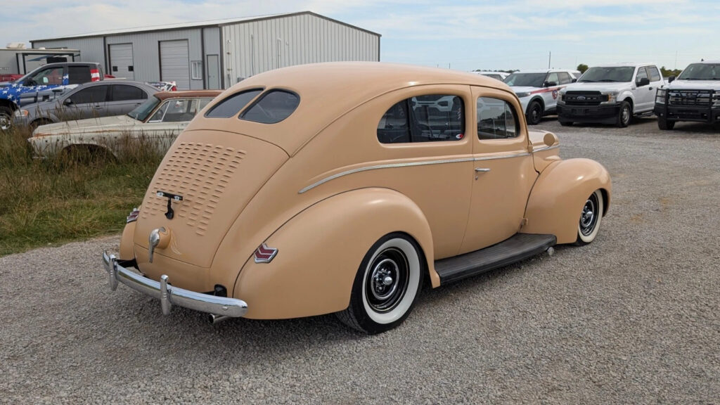 1940 Ford Deluxe