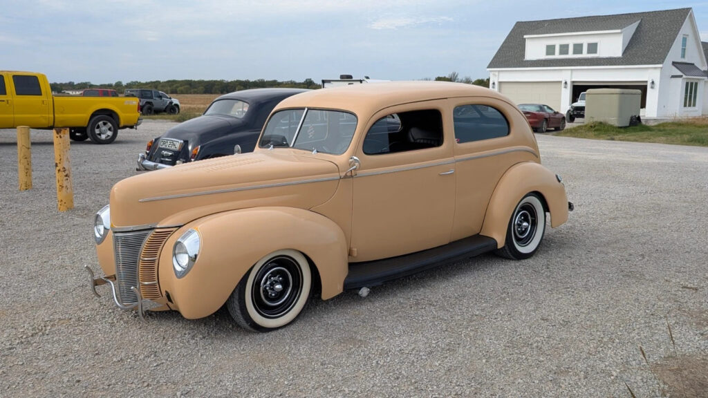 1940 Ford Deluxe