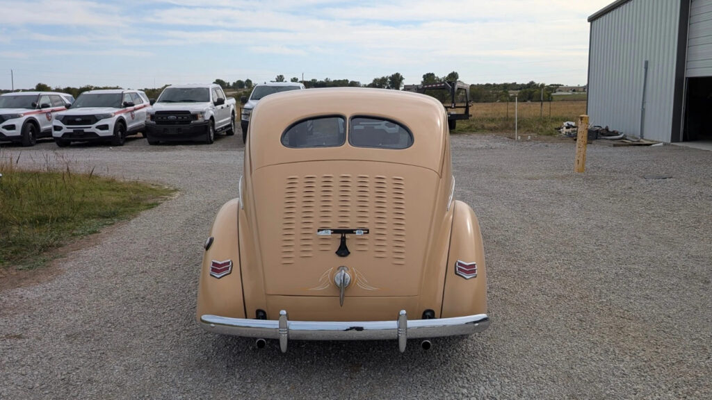 1940 Ford Deluxe