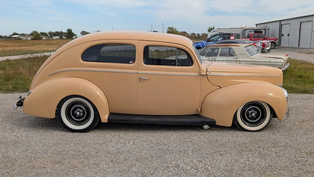 1940 Ford Deluxe