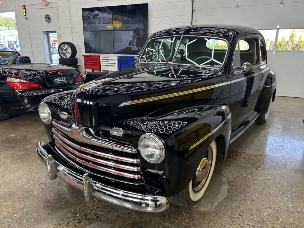 1946 Ford Super Deluxe Custom Black V8 3.8L Manual 3-Speed 5000 Miles